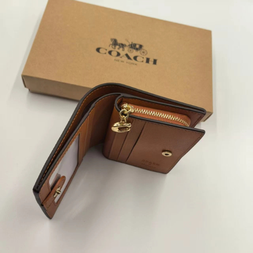 NWT Coach X Peanuts Snap Wallet