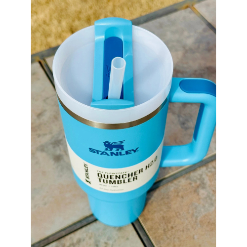 Brand New Stanley 40 oz Quencher H2.0 Tumbler w/box color POOL
